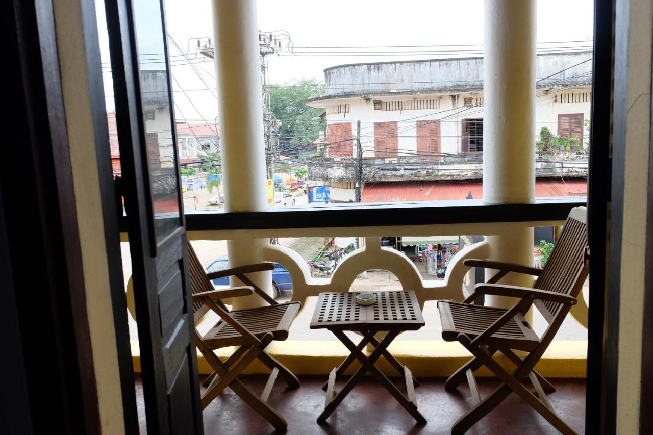 Inthira Thakhek Hotel Exterior foto
